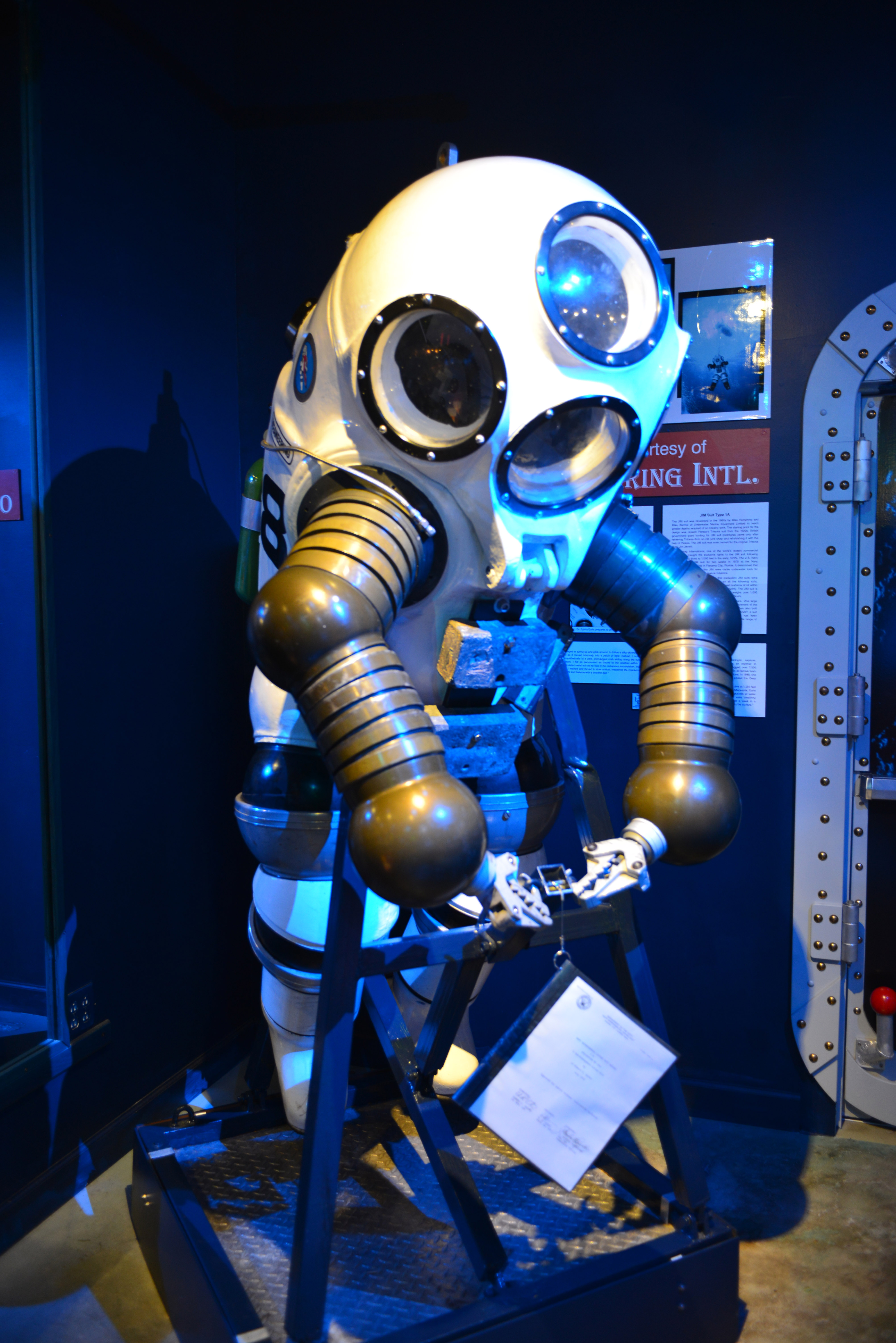 大気圧潜水器のJIM