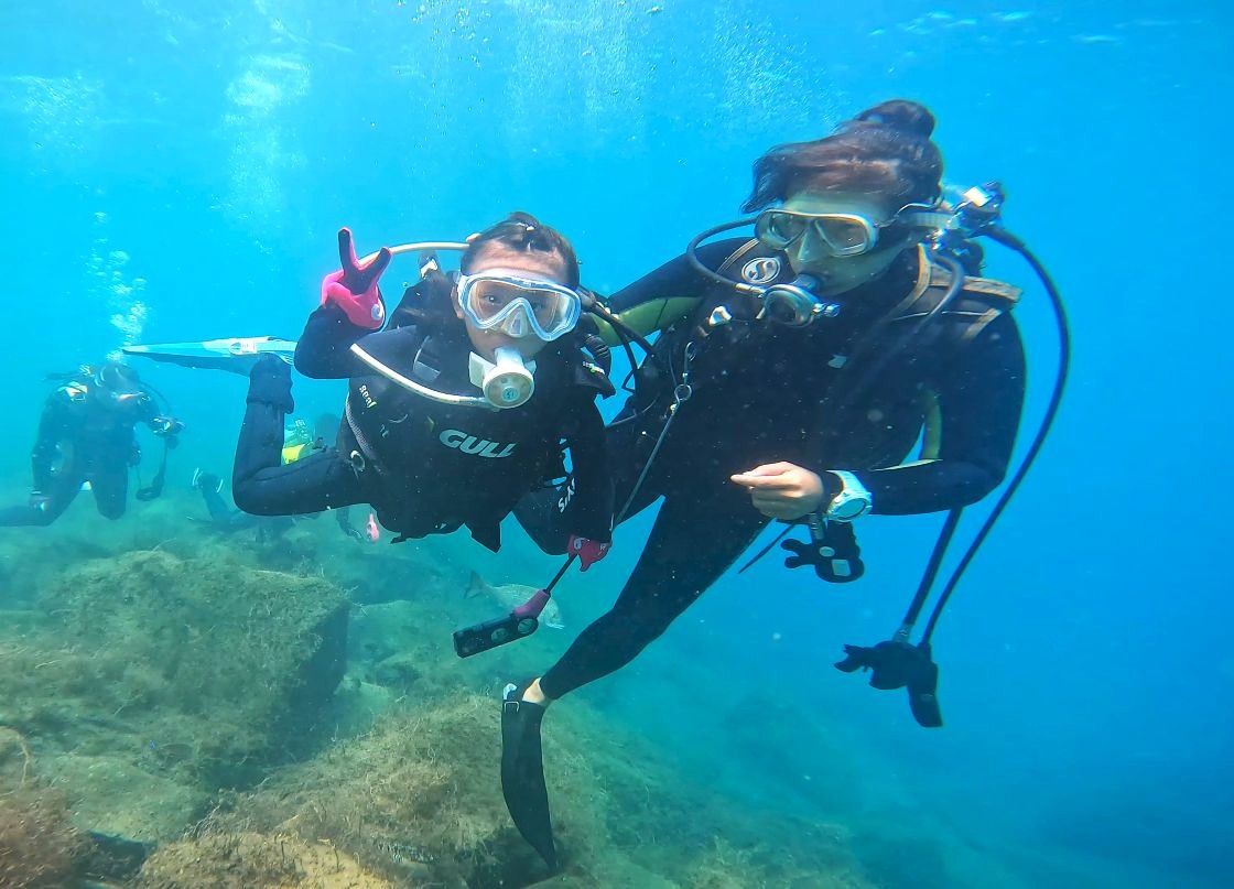 ユウ先生と安全にダイビングする海の中